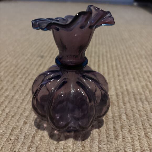 Fenton 1942 Scarce Mulberry Diamond Optic Petticoat Crimp 4” Melon Vase - Picture 4 of 8